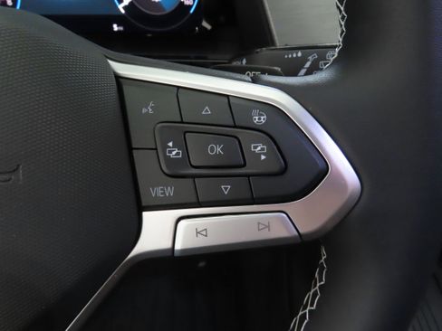 New 2026 Volkswagen Atlas Cross Sport SE image 14