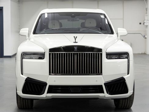 New 2026 Rolls-Royce Cullinan Black Badge image 6