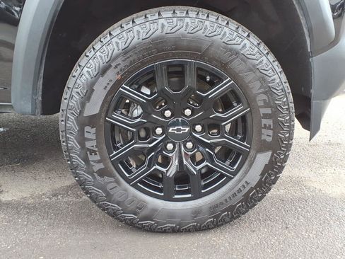 Certified 2024 Chevrolet Colorado Trail Boss w/ Technology Package AWD/4WD image 7