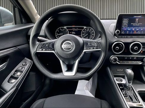 Used 2023 Nissan Sentra SV FWD image 5