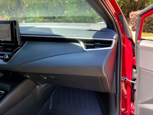 Used 2023 Toyota Corolla SE image 18