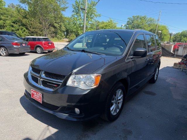 Used 2018 Dodge Grand Caravan SXT FWD image 2