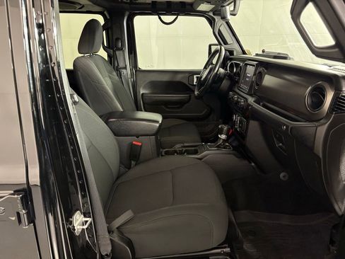 Used 2022 Jeep Gladiator Sport AWD/4WD image 40
