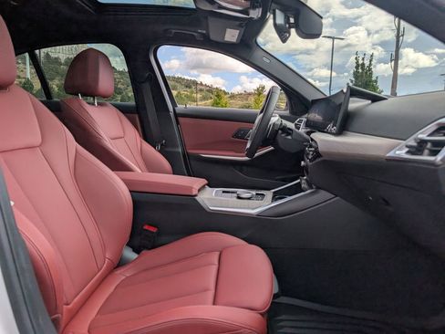 Used 2025 BMW 330i xDrive Sedan w/ Premium Package image 22