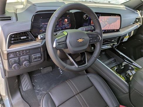 New 2025 Chevrolet Suburban High Country image 10