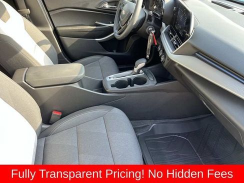 Used 2026 Chevrolet Trax LS w/ LS Convenience Package FWD image 22