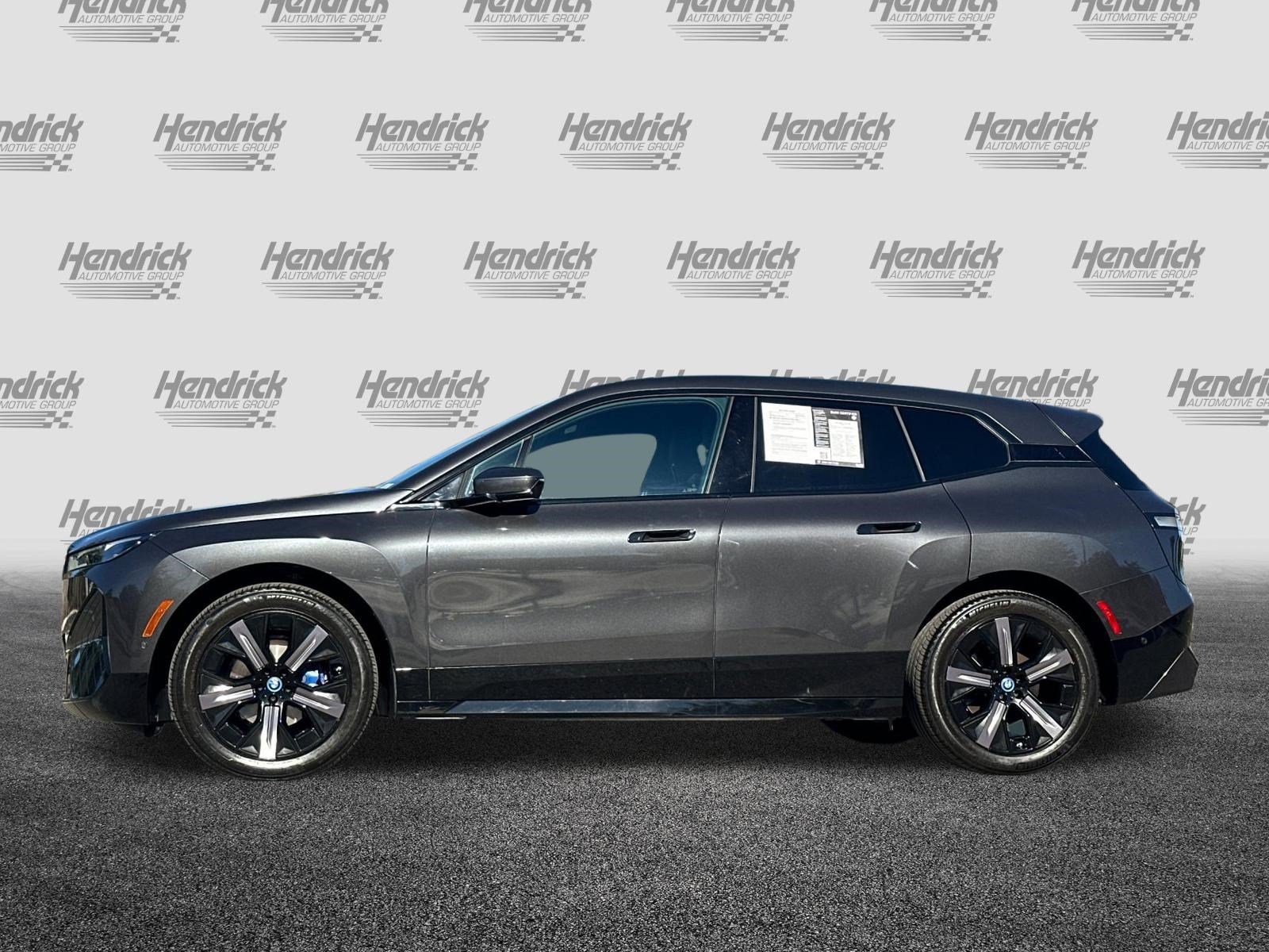 Used 2024 BMW iX xDrive50 w/ Sport Package AWD/4WD image 8