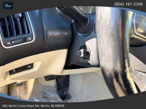 Used 2014 INFINITI Q50 Premium AWD/4WD image 33