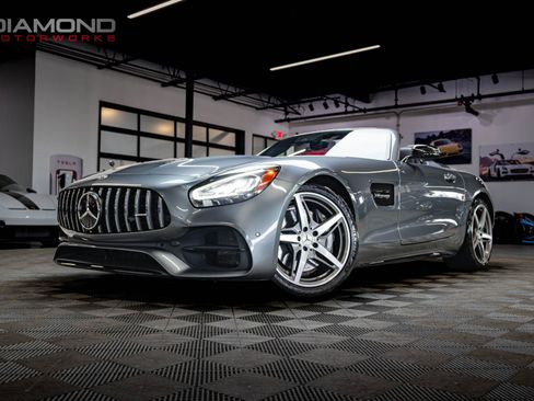 Used 2020 Mercedes-Benz AMG GT Roadster image 1