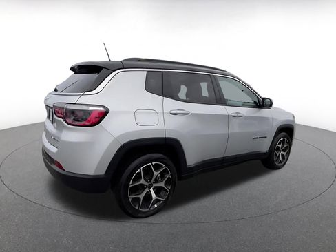 Used 2025 Jeep Compass Limited image 14