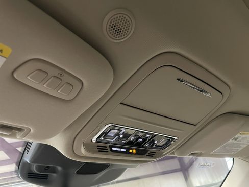 Used 2023 Lincoln Aviator AWD w/ Premium Package image 8