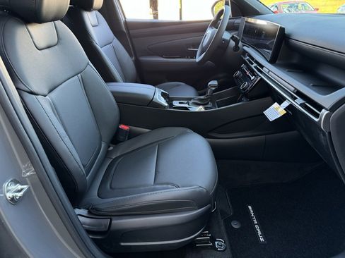 Used 2025 Hyundai Santa Cruz SEL image 17