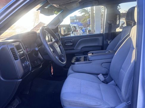 Used 2018 Chevrolet Silverado 1500 Custom w/ Custom Value Package image 18