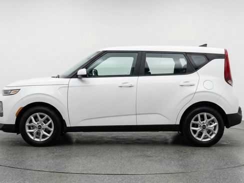 Used 2025 Kia Soul LX w/ LX Technology Package FWD image 5