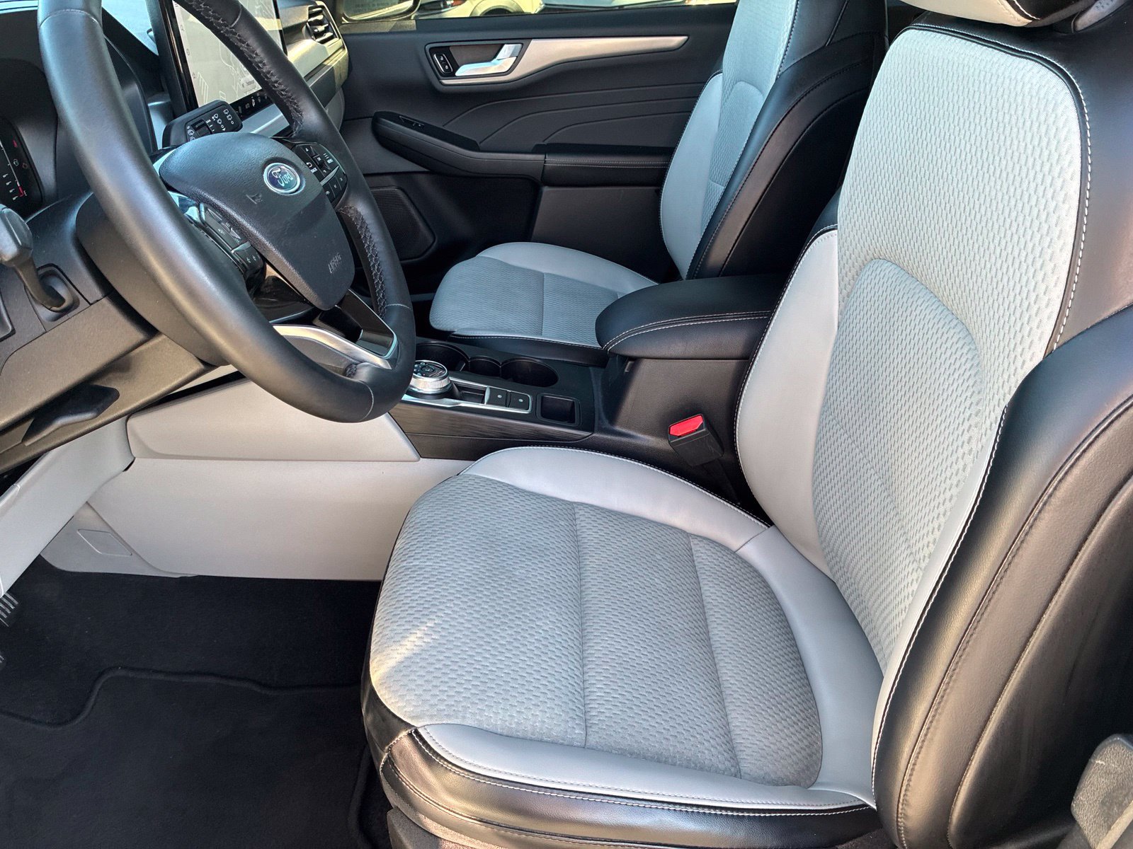 Used 2023 Ford Escape SE FWD image 13