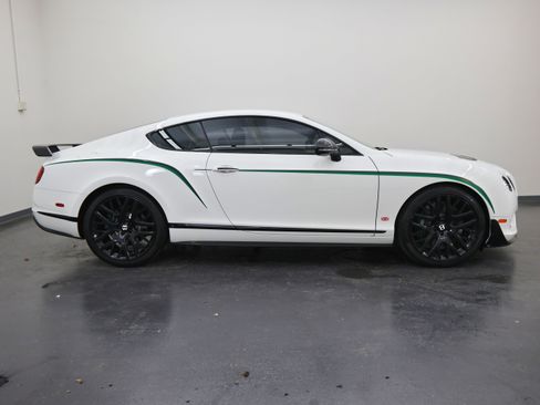 Used 2015 Bentley Continental GT3-R image 2