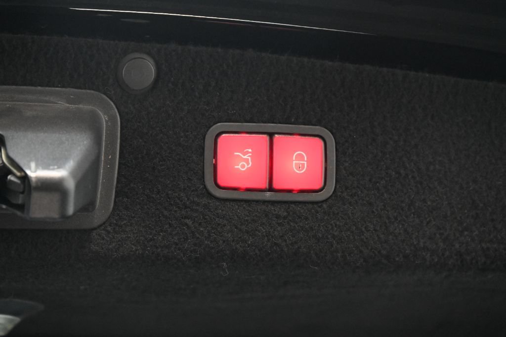 Used 2015 Mercedes-Benz S 65 AMG Sedan image 54