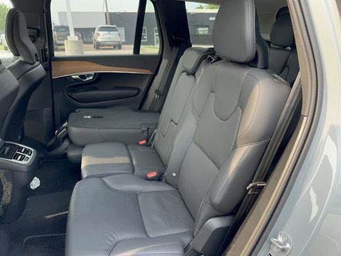 Certified 2025 Volvo XC90 B6 Plus image 39