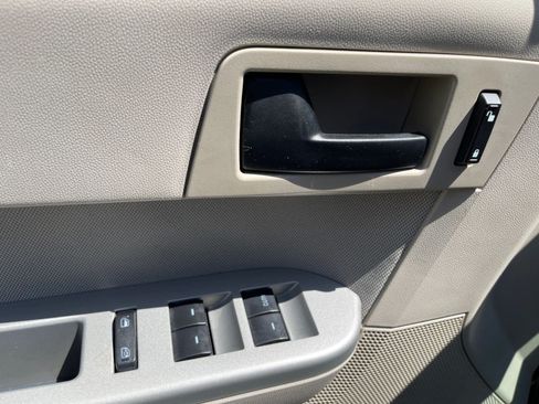 Used 2012 Ford Escape XLT FWD image 19