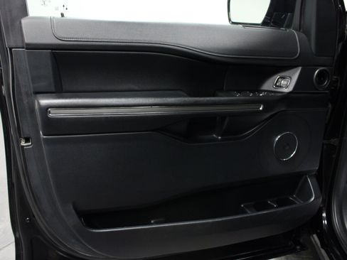 Used 2021 Ford Expedition XLT AWD/4WD image 11
