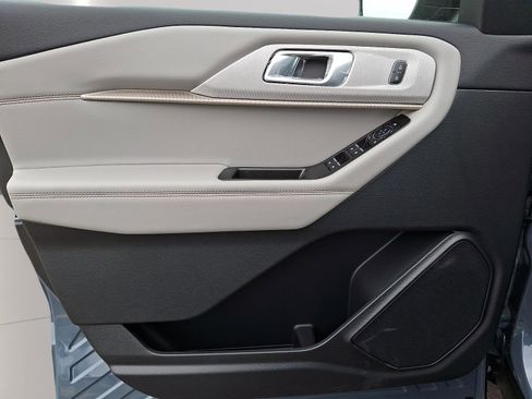 New 2026 Ford Explorer Active w/ Active Comfort Package image 17