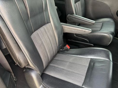 Used 2015 Chrysler Town & Country S image 46