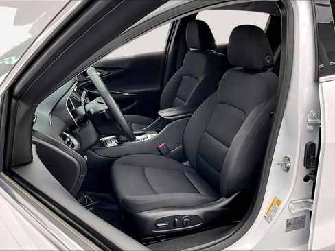 Used 2025 Chevrolet Malibu LT image 25
