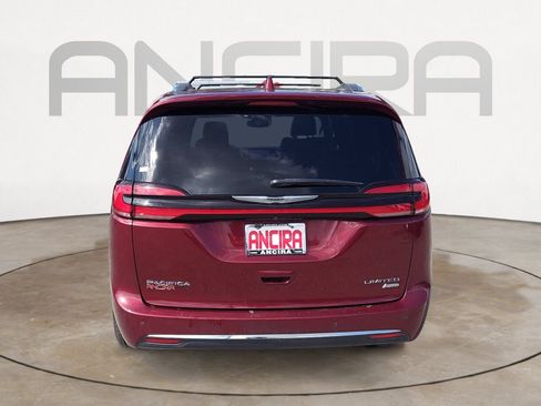 Used 2021 Chrysler Pacifica Limited w/ Uconnect Theater Family Group AWD/4WD image 9