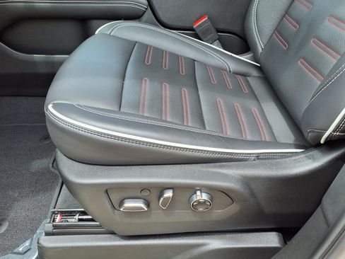 Used 2025 GMC Yukon AT4 Ultimate AWD/4WD image 26