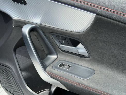 Used 2022 Mercedes-Benz CLA 250 4MATIC image 38