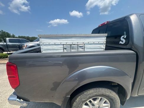 Used 2021 Nissan Frontier SV w/ SV Utility Package AWD/4WD image 9