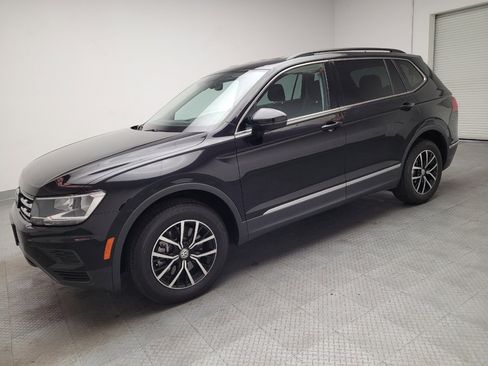 Used 2021 Volkswagen Tiguan SE FWD image 2