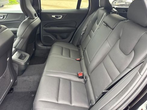 Used 2026 Volvo V60 B5 Cross Country Plus w/ Climate Package image 5