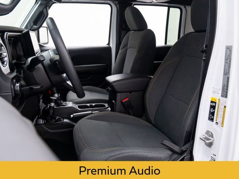 Used 2024 Jeep Wrangler Sahara image 14