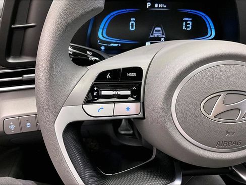 Certified 2024 Hyundai Elantra SE FWD image 20