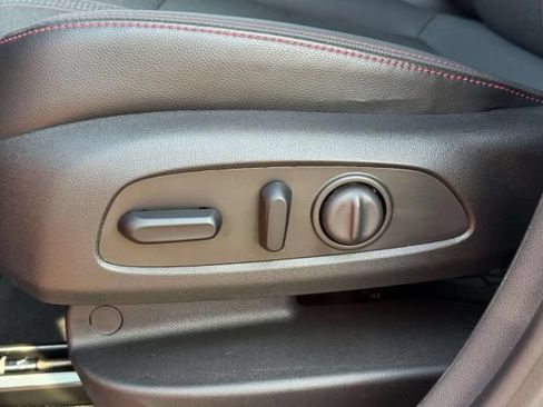 Used 2024 Chevrolet Equinox RS FWD image 12