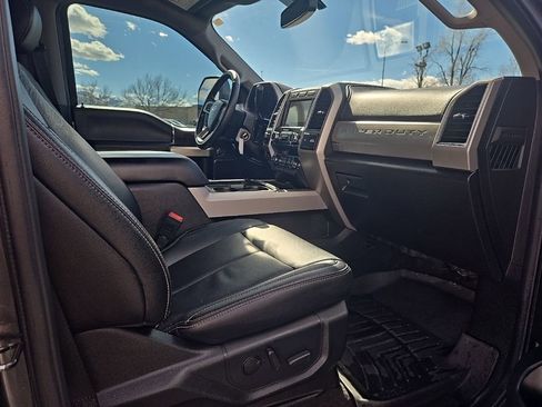 Used 2020 Ford F250 Lariat image 30