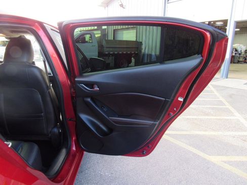 Used 2017 MAZDA MAZDA3 Grand Touring image 30