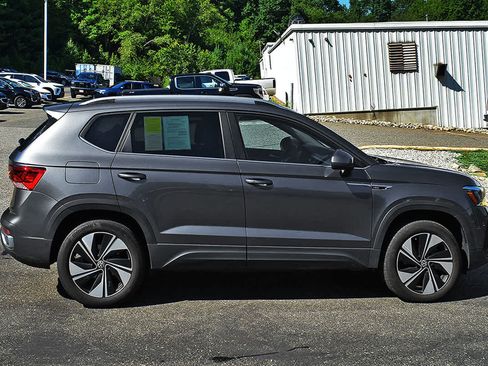 Used 2024 Volkswagen Taos SE AWD/4WD image 6