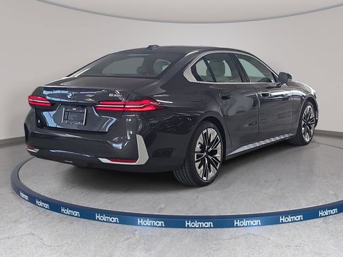 New 2027 BMW 530i RWD image 4