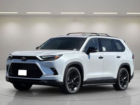 New 2026 Toyota Grand Highlander Nightshade image 30