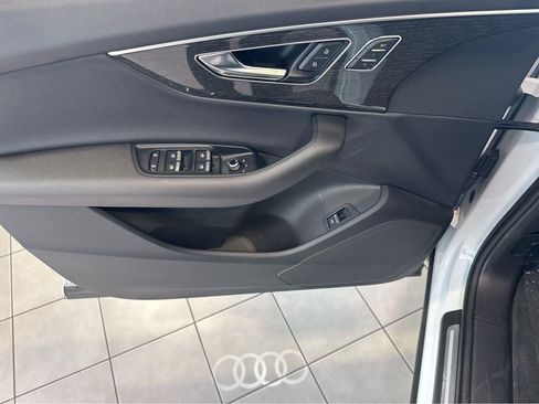 Used 2021 Audi Q7 3.0T Premium w/ Convenience Package AWD/4WD image 18