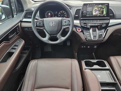 Certified 2025 Honda Odyssey Touring image 12