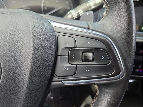 Used 2023 Buick Envision Preferred FWD image 21