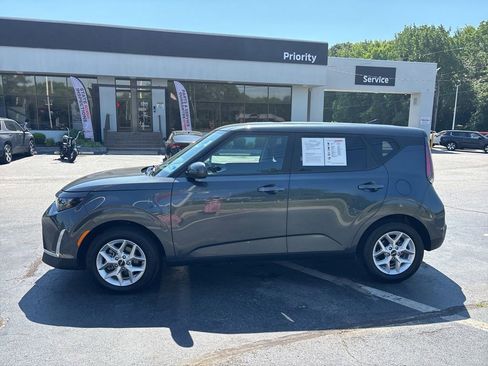 Used 2025 Kia Soul LX w/ LX Technology Package FWD image 6