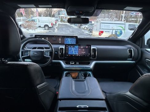 Used 2025 Ford Expedition Tremor image 22