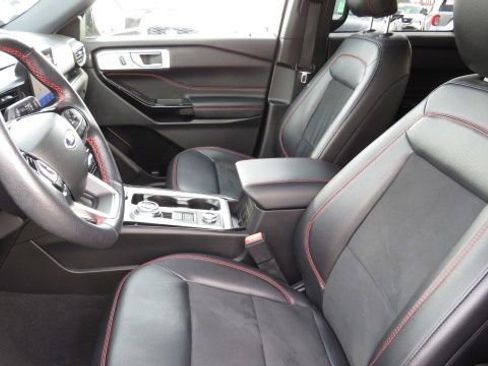 Certified 2022 Ford Explorer ST-Line w/ Class IV Trailer Tow Package image 4