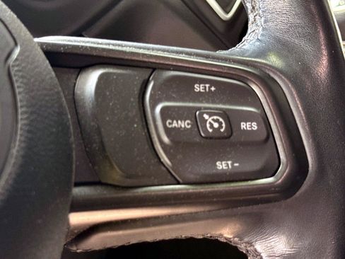 Used 2022 Jeep Wrangler Sport AWD/4WD image 13