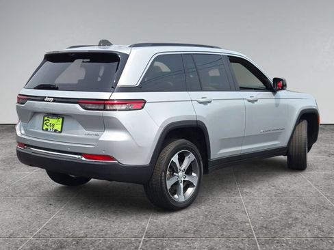 Used 2024 Jeep Grand Cherokee Limited w/ Luxury Tech Group II AWD/4WD image 13