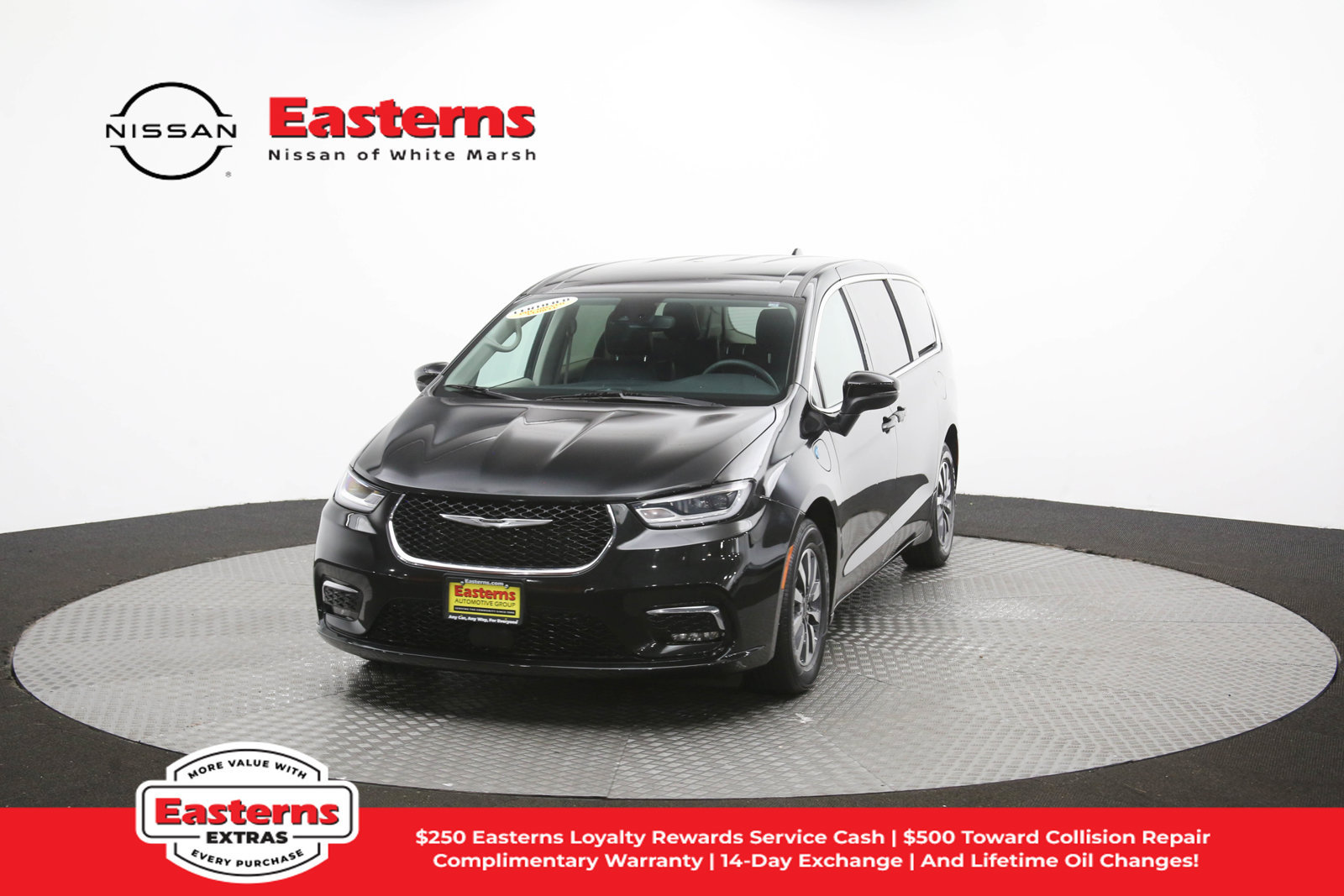 Used 2023 Chrysler Pacifica Touring-L FWD image 56